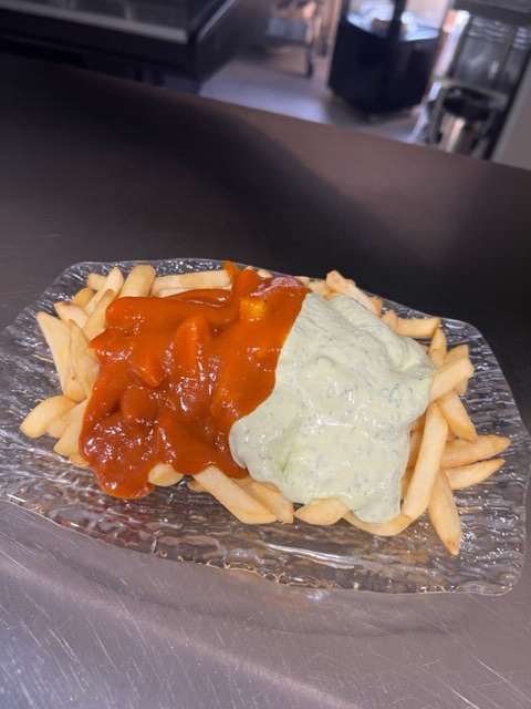 Patatas Fritas con nuestra ali-oli  casera